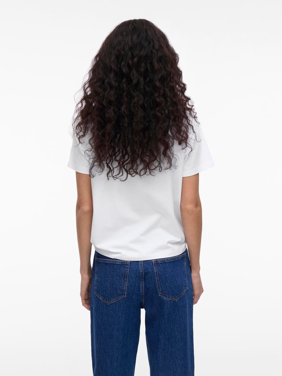 model_shot-back